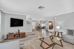 3BR, 1 Story Home w Hot tub, Grill, Sleeps 6